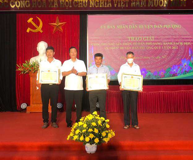 UBND huyện trao giải Cuộc thi 