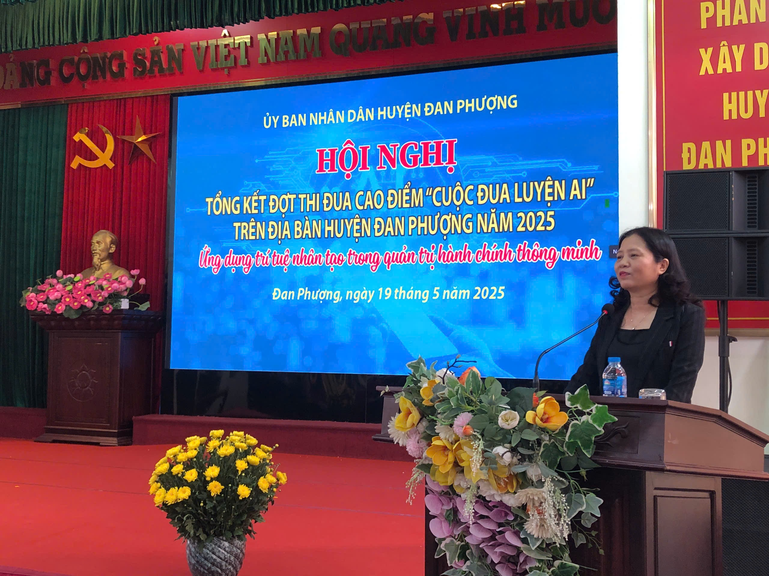 UBND huyện tổng kết đợt thi đua cao điểm Phát triển Công dân số “ Cuộc đua Luyện AI” năm 2025